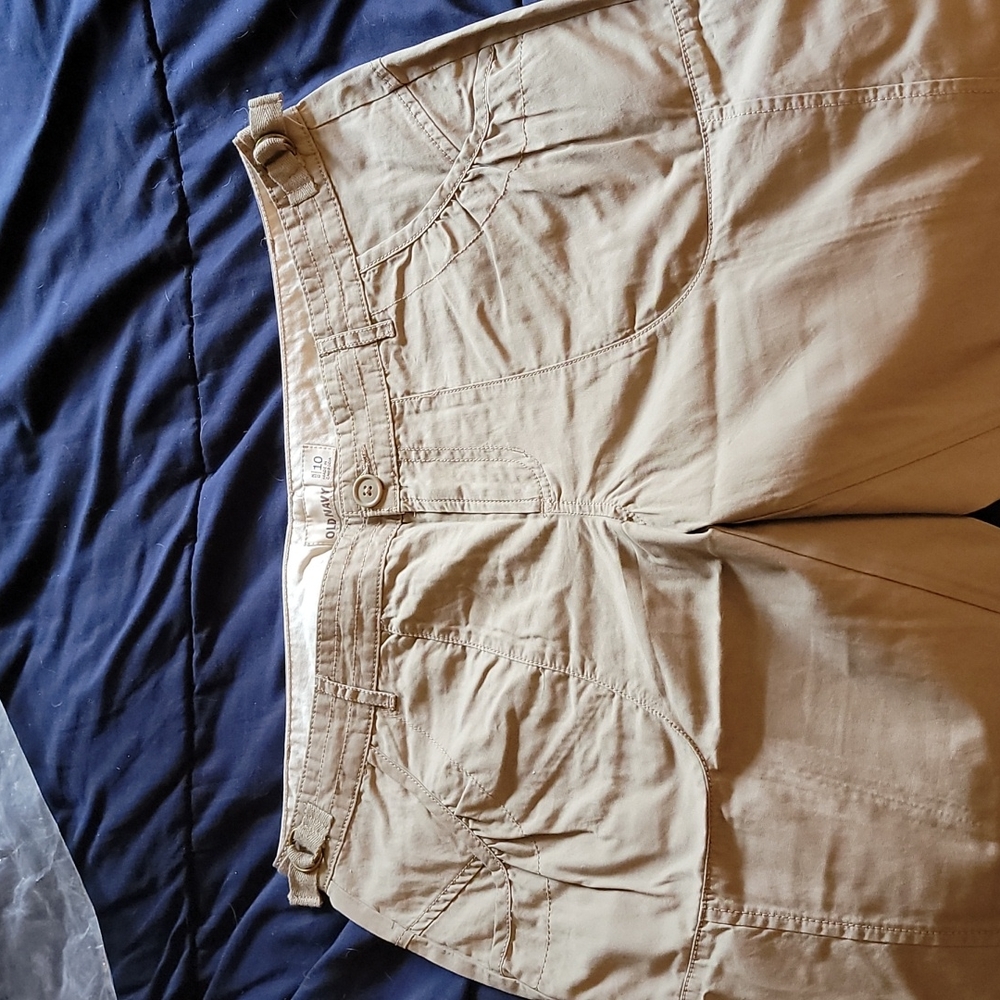 Tan capris - Picture 3 of 8